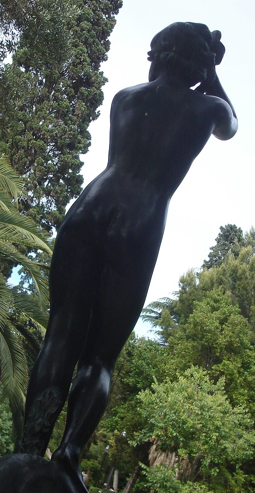The sculptures in the Laribal Gardens are perfectly placed in their setting