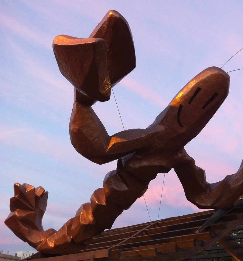 With its whimsically comic air, Gambrinus brings a sense of fun to the Moll de la Fusta